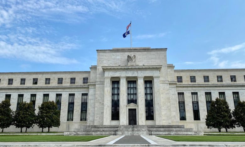 Fed Giữ Nguyên Lãi Suất Dù Lạm Phát Cao Ngất Ngưởng