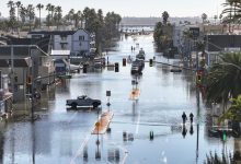 Hình ảnh cho thấy triều cường kỷ lục nhấn chìm nhà cửa, đường sá ở California