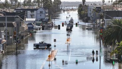 Hình ảnh cho thấy triều cường kỷ lục nhấn chìm nhà cửa, đường sá ở California