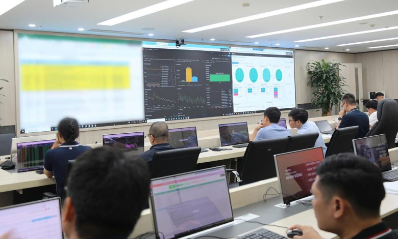 Kỹ Sư Việt Phát Triển Hệ Thống Tính Cước Viễn Thông Đột Phá Cho Hàng Trăm Triệu Thuê Bao Kỹ Sư Việt Phát Triển Hệ Thống Tính Cước Viễn Thông Đột Phá Cho Hàng Trăm Triệu Thuê Bao