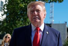 Thẩm phán ngăn chặn lệnh cấm Nhà Trắng của Trump nhằm vào CNN, MS NOW và Politico