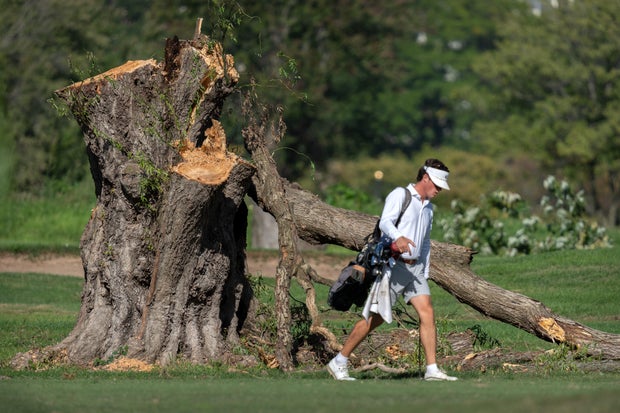 Thẩm phán tiếp tục ngăn Trump chặt cây tại sân golf D.C. – Cuộc chiến pháp lý chưa có hồi kết! Thẩm phán tiếp tục ngăn Trump chặt cây tại sân golf D.C. – Cuộc chiến pháp lý chưa có hồi kết!