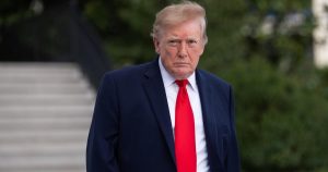 Trump miễn thuế đối với những người mua dầu Nga lớn nhất