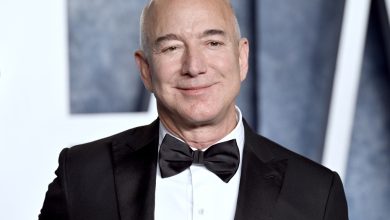 Tỷ phú Bezos: AI Khôi Phục Mô Hình Gia Đình Một Người Đi Làm