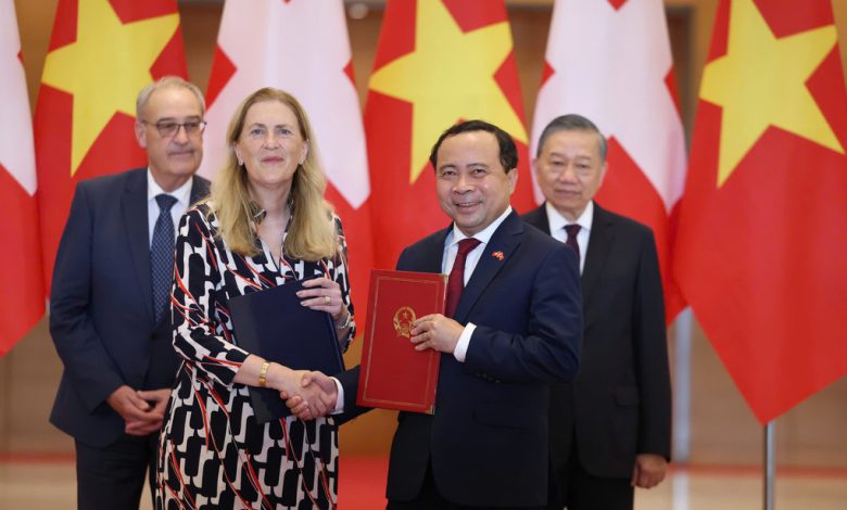 Việt Nam và Thụy Sĩ: Tăng cường Hợp tác Khoa học và Công nghệ Đột Phá Việt Nam và Thụy Sĩ: Tăng cường Hợp tác Khoa học và Công nghệ Đột Phá